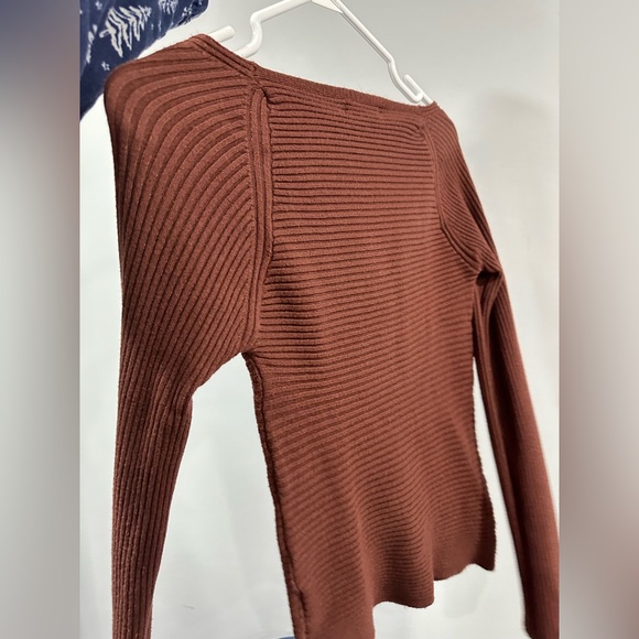 Unity Ribbed Knit Fitted Sweater - Picture 2 of 5